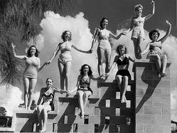Weeki Wachee's first mermaids, circa 1947. (From WeekiWachee.com) Weeki Wachee's first mermaids, circa 1947. (From WeekiWachee.com)