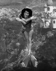 Mermaid Bonnie Georgiadis performs in a 'Wizard of Oz' show in 1966. (From WeekiWachee.com) Mermaid Bonnie Georgiadis performs in a 'Wizard of Oz' show in 1966. (From WeekiWachee.com)
