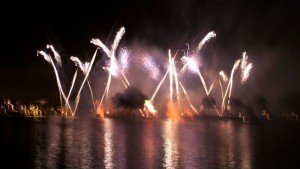 IllumiNations in December 2011. IllumiNations in December 2011.